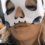 Desj Voltarel - @maddaisysinger - Instagram
