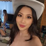 Daisy Vang - @dvang94 - Instagram