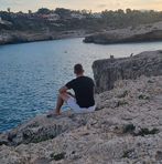 Damian Berg - Facebook