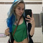 Lizzie♈️ - @d.amondartcrafts - Instagram