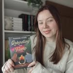 dani beverley - @_danireads - Instagram