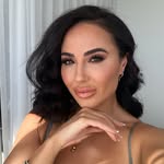 SKIN THERAPIST & LEADERSHIP COACH - @danielle_bobbiecharles - Instagram