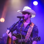 Easton Dan - Facebook