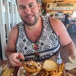 dan hinckley - @dans.cheeseburger.review - Instagram