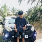 Dani Lah - Facebook