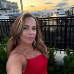 Dani Montefusco - @daniele_newportrealtor - Instagram