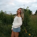 danielle - @dani.newport - Instagram
