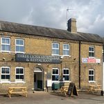 Dan Smethurst - @3lionssportsbar - Instagram