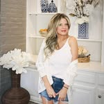 Dana Calhoun - @champagneandcupcakes247 - Instagram