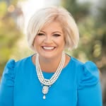 Daniela Pereira Mitchell - @dani.sells.swfl - Instagram