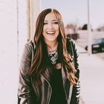 Dani Smith - @thebeauty.handler - Instagram