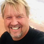 Daniel Kinney - @danielgarthmusic - Instagram