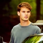 Jeremy Irvine - @_daniel_irvine___ - Instagram