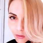 FaceliftExpert | Psychosomatic Massage | Wellness Coach - @daniella.bereghici - Instagram