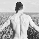 Daniel Ochocki - @elda.nielo - Instagram