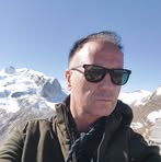 Daniel Schmidt - Facebook