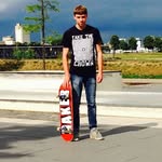 Daniel Schröter - @thescoot4live - Instagram