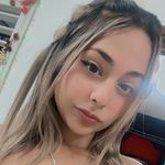 Daniela Costales - @daniella.cost98 - Instagram