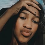 Daniela Ester - @danielaester33 - Instagram