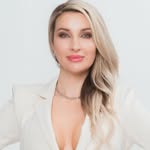 Danielle Augustino PA-C  🌱| Aesthetic Dermatology - @danielle_augustino_pa - Instagram