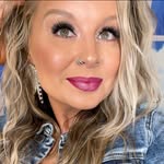 Danielle Tracey RN | Makeup + Skincare Over 40 - @unfilteredbeautywithdanielle - Instagram