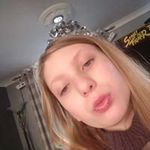 Danielle Barton - @danielle.barton.3194 - Instagram