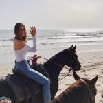 Danielle Baumann - @daniellesbaumann - Instagram