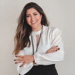 Danielle Branco: Transição de Carreira - @opoderdamulher.oficial - Instagram