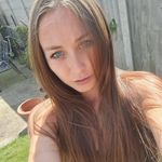 Danielle Brett - @danielle23lillylola - Instagram