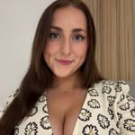 Danielle Burke - @danielleburke29 - Instagram
