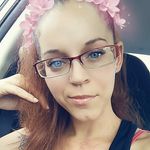 Danielle Burrows - @pretty.blue1211 - Instagram