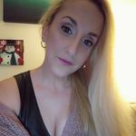 Danielle Carbonneau - @yellycar - Instagram