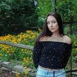 Danielle Carrier - @danielle.carrier.5 - Instagram
