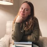 Danielle | Christian Bookstagram - @dwell.with.danielle - Instagram