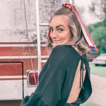 Danielle Stanfield - @danielle.closetcleanout - Instagram