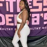 Danielle Echols - @fitnesswithdee - Instagram