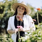 Danielle | Russell Flower Farmer - @nestedacresflowerfarm - Instagram