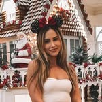 Danielle Nicole - @daniellegoestodisney - Instagram