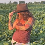 Danielle Goldie - @dancer_to_farmer - Instagram