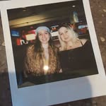 Danielle Grayson - @i_smell_flowers - Instagram