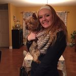 Danielle Hanley - @daniellelovesecon - Instagram