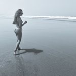 Danielle Harvey - @daniellerharvey - Instagram