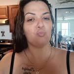 Danielle Hennessy - @debo_danny - Instagram