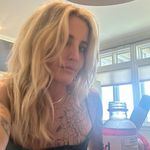 Dee Hilton - @danielle_hilton - Instagram