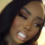 Danielle Hinds - @daniellawitit - Instagram