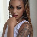 Danielle Hinson - @gyminiisafarii - Instagram