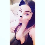 Danielle Howes - @danielle.howes.77 - Instagram