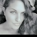 Danielle Keck Farlling - @bulldog6mom - Instagram