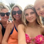Danielle Keene - @danielleb3910 - Instagram