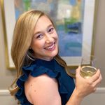 Danielle Kiser - @hereforthewine_htx - Instagram